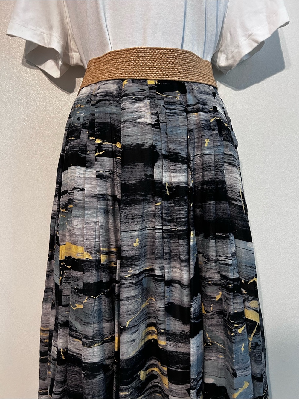 IDoré Beymen Luxury Silk Blend Pleated Abstract Midi Skirt Size Medium - Picture 3 of 10